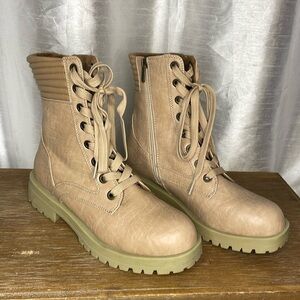 Blowfish Malibu Women’s 9 Athena 4 Earth Sand Synthetic Lace Up Combat Boot